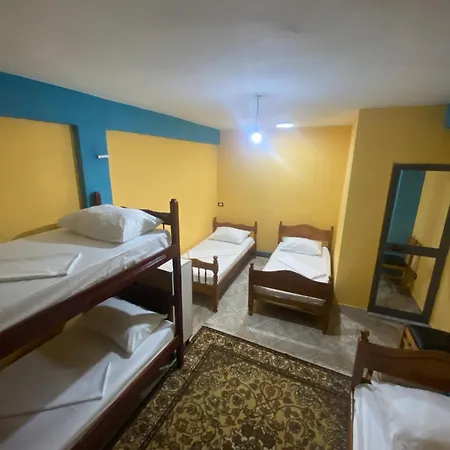 Cloud 9 Hostel *